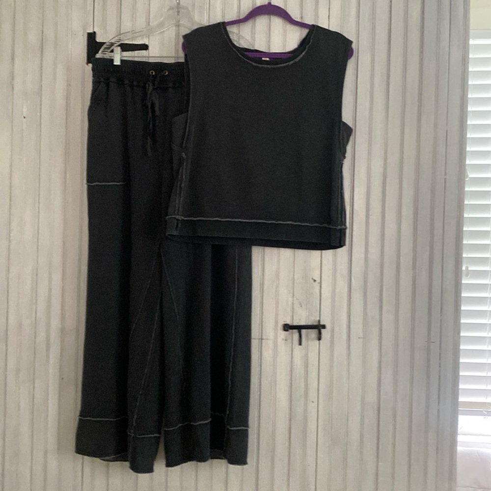 Anthropologie daily practice 2 pc set